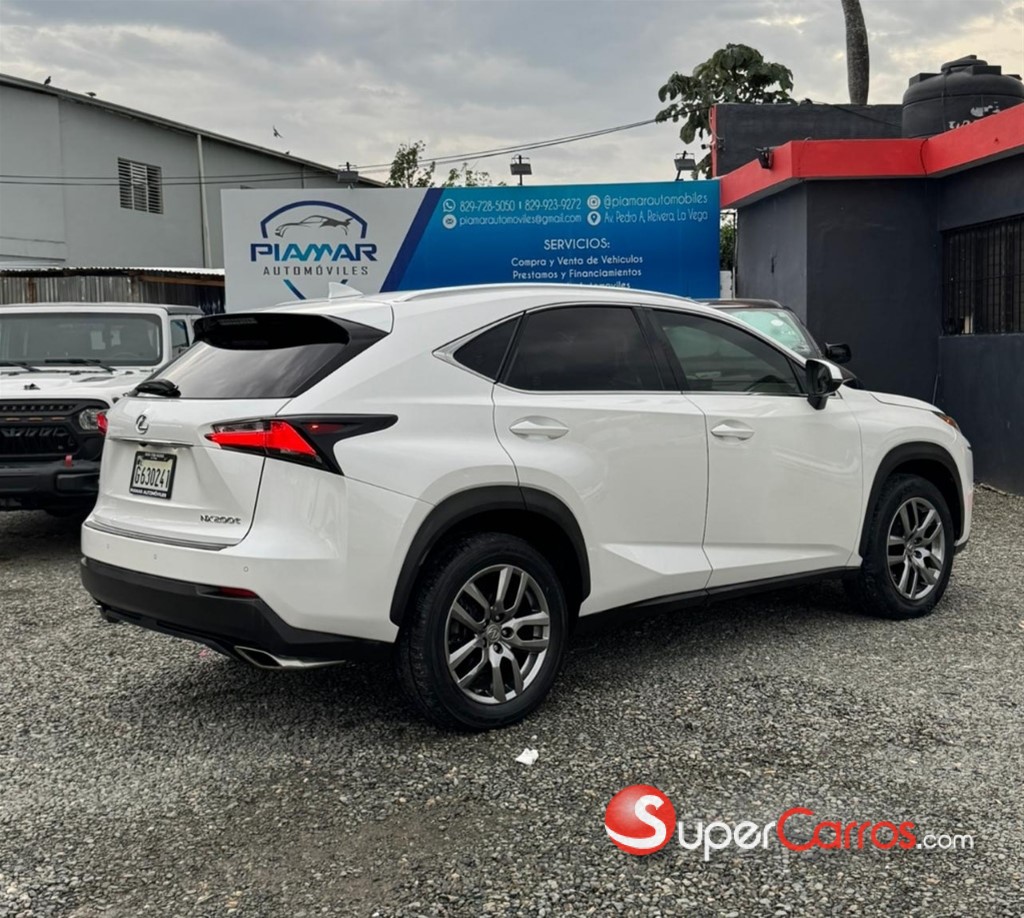2016 Lexus NX 200T — foto 4 / 12