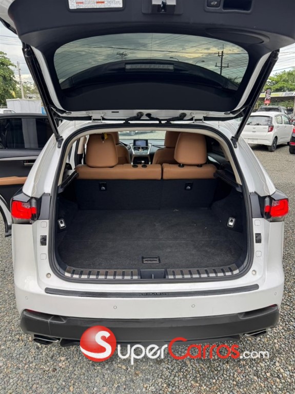 2016 Lexus NX 200T — foto 10 / 12