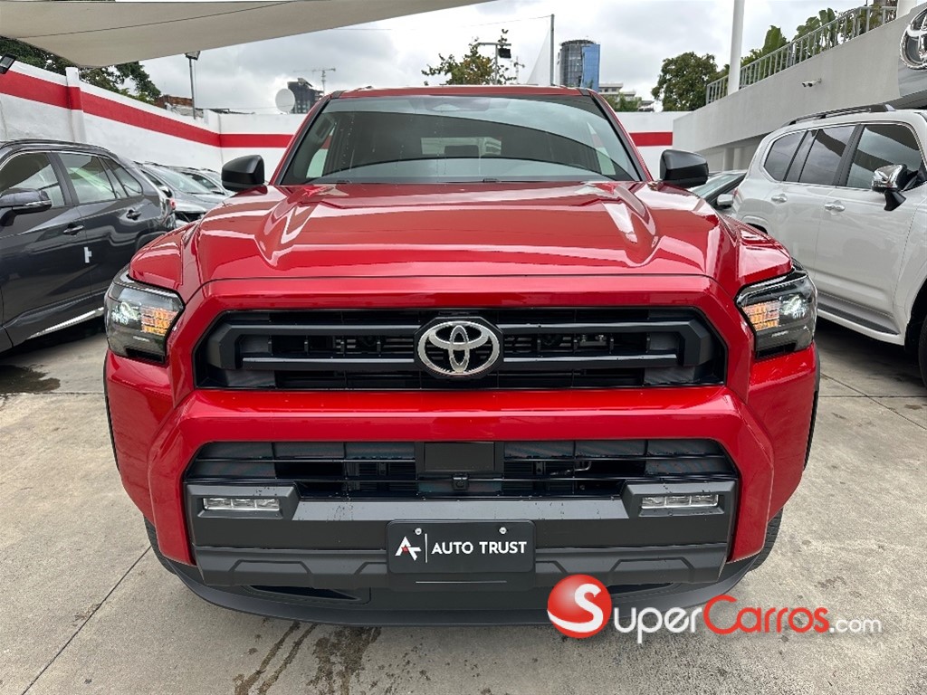 2026 Toyota 4 Runner SR5 — foto 2 / 8