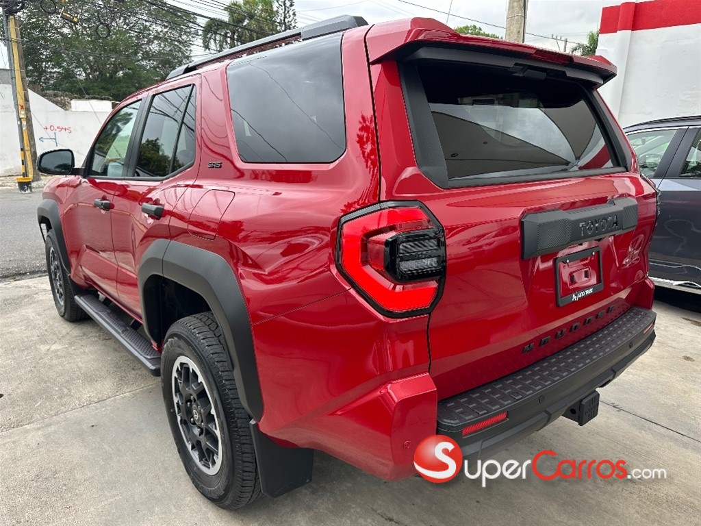2026 Toyota 4 Runner SR5 — foto 3 / 8