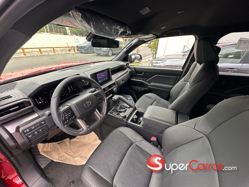 2026 Toyota 4 Runner SR5 — foto 6 / 8
