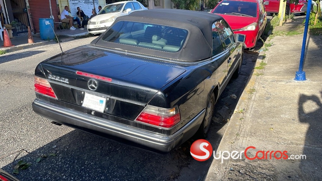1994 Mercedes-Benz Clase E 300 CE — foto 5 / 5