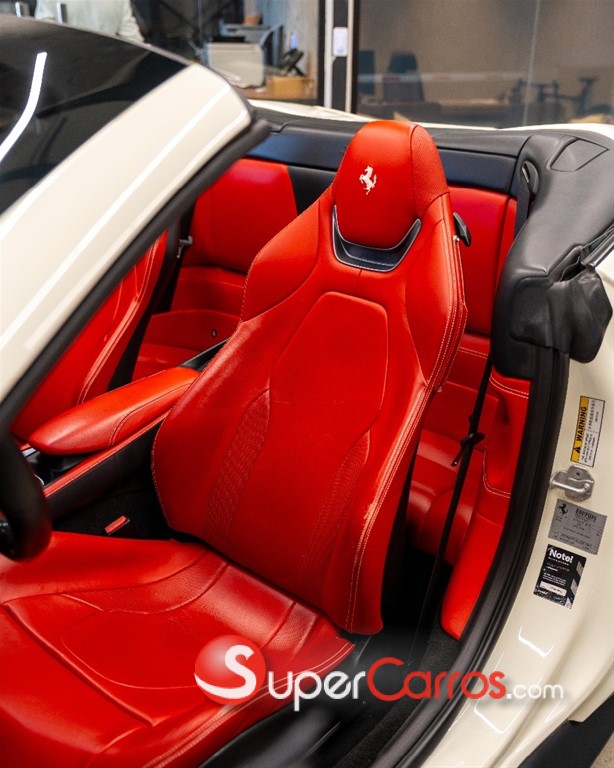 2020 Ferrari Portofino — foto 7 / 11