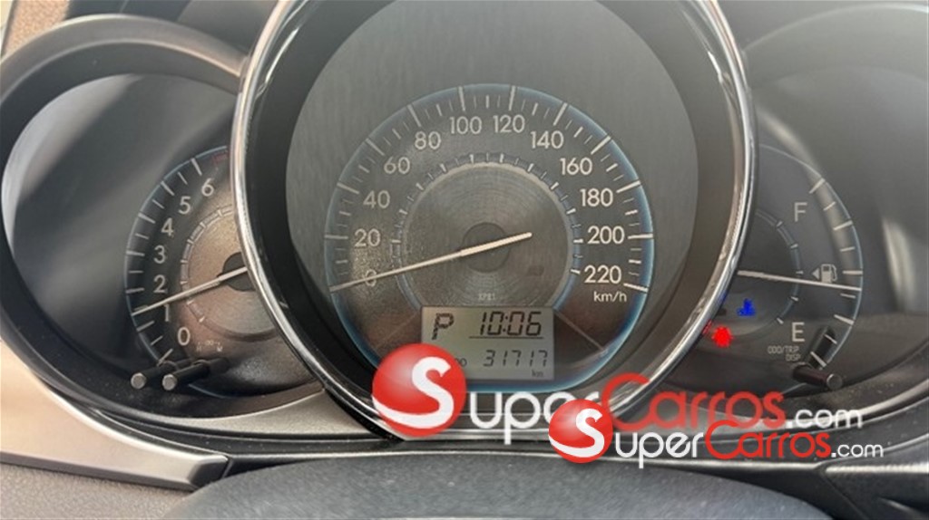 2014 Toyota Yaris — foto 9 / 9