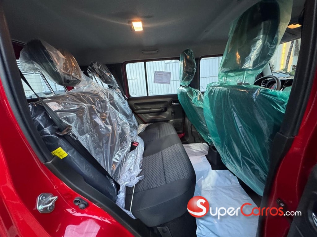 2027 Suzuki Jimny GLX — foto 9 / 12