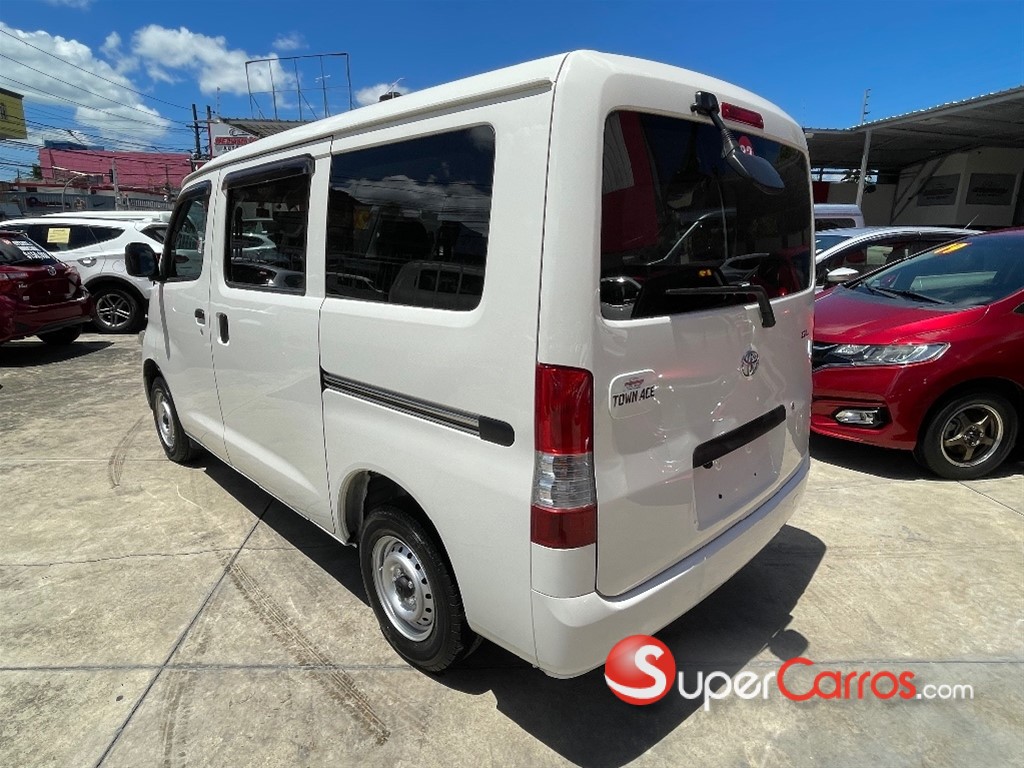 2020 Toyota Town-Ace — foto 5 / 10