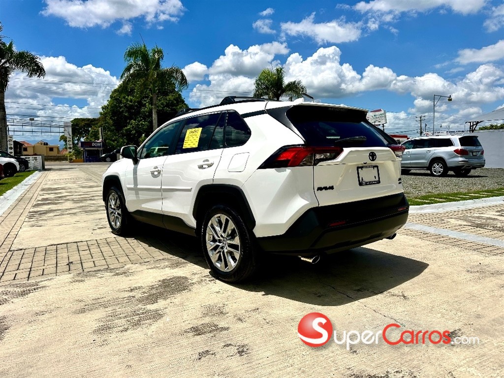 2020 Toyota RAV4 XLE Premium — foto 4 / 12