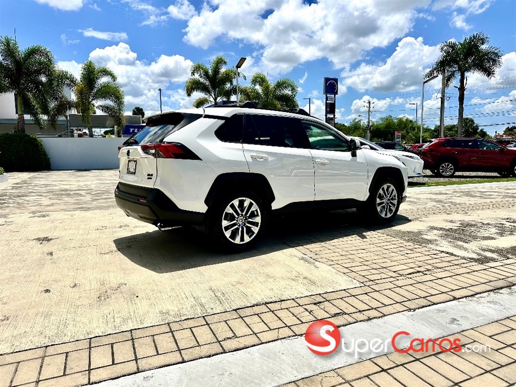 2020 Toyota RAV4 XLE Premium — foto 6 / 12