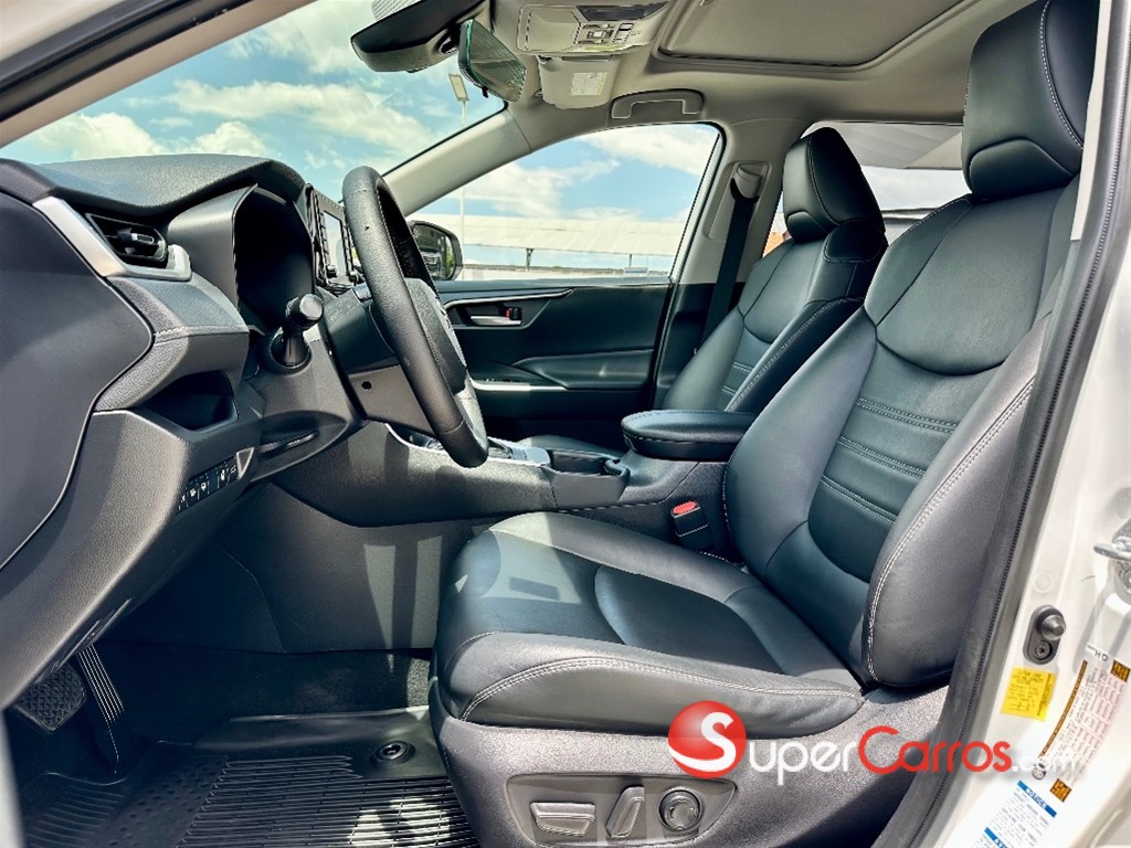 2020 Toyota RAV4 XLE Premium — foto 7 / 12