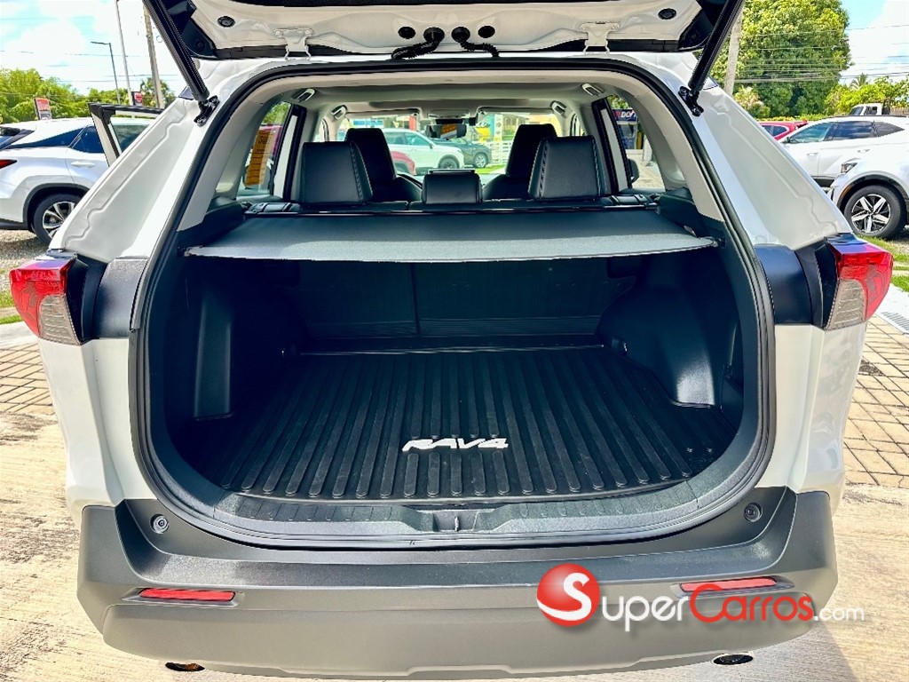 2020 Toyota RAV4 XLE Premium — foto 11 / 12