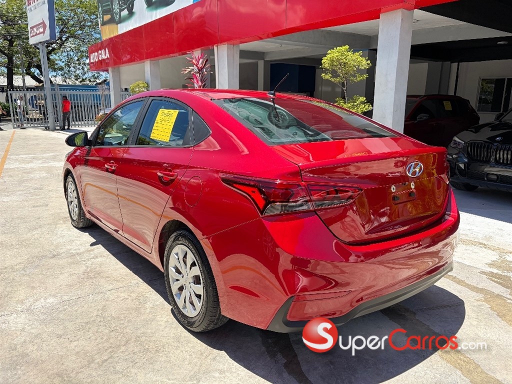 2020 Hyundai Accent SE — foto 4 / 9