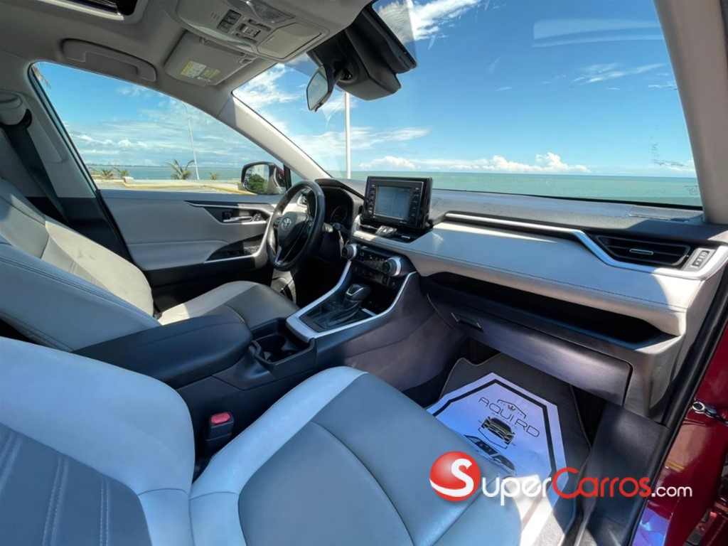 2021 Toyota RAV4 XLE Premium — foto 2 / 9
