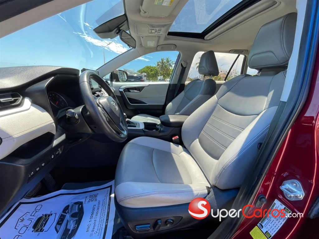 2021 Toyota RAV4 XLE Premium — foto 3 / 9