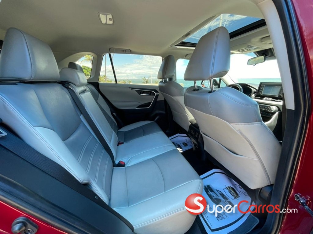 2021 Toyota RAV4 XLE Premium — foto 4 / 9