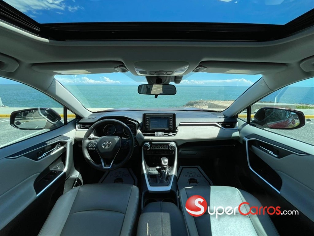 2021 Toyota RAV4 XLE Premium — foto 5 / 9