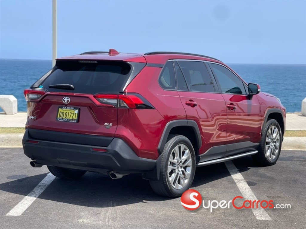 2021 Toyota RAV4 XLE Premium — foto 6 / 9