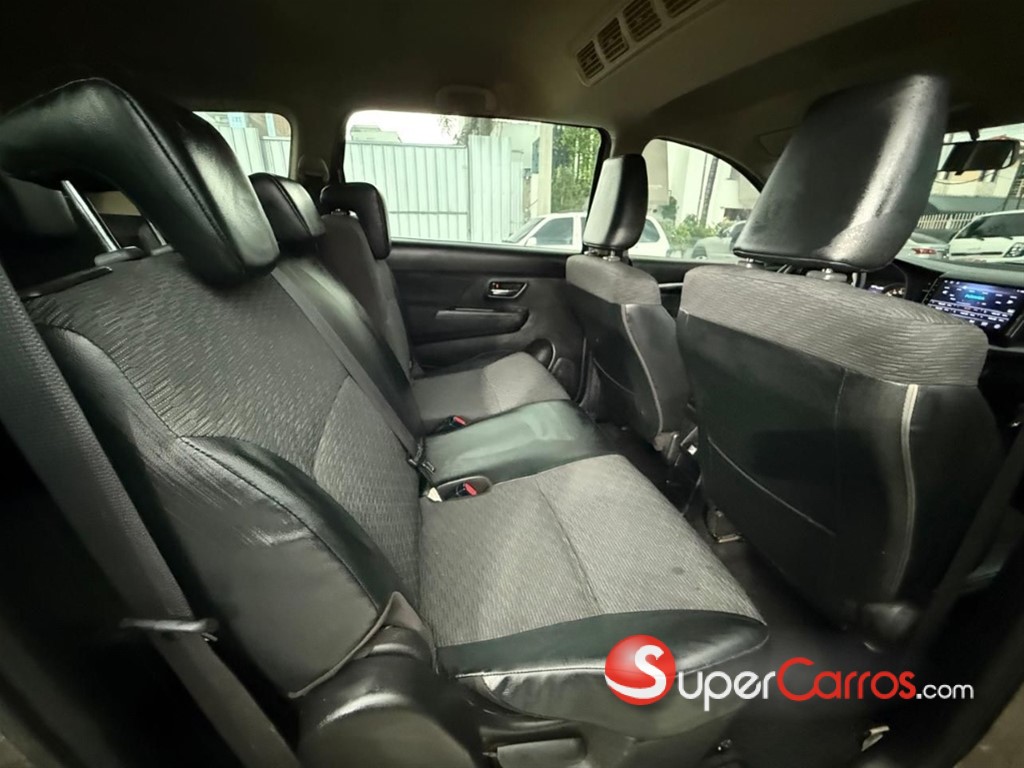 2023 Suzuki XL7 GLX — foto 10 / 12