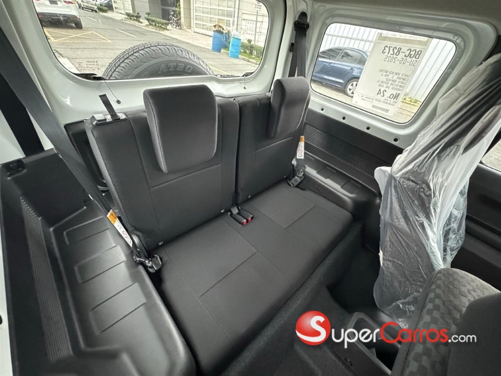 2026 Suzuki Jimny GLX — foto 10 / 12