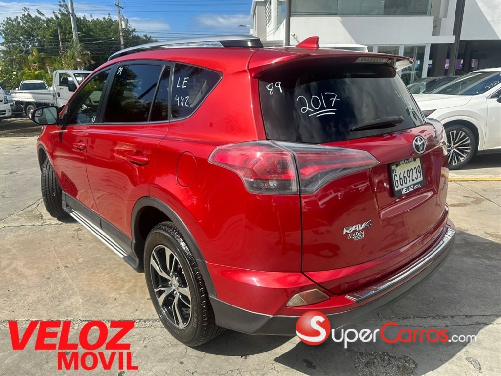 2017 Toyota RAV4 LE — foto 3 / 8