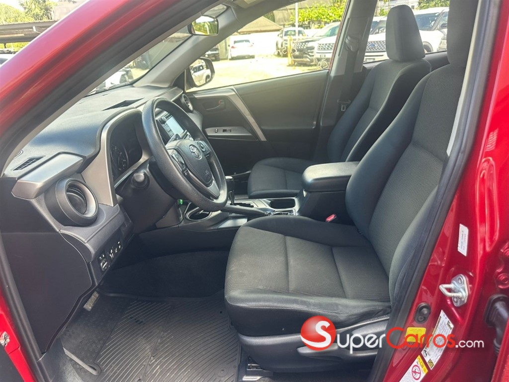 2017 Toyota RAV4 LE — foto 4 / 8