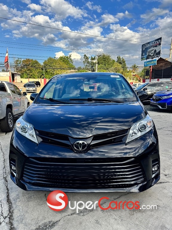 2020 Toyota Sienna LE — foto 2 / 11