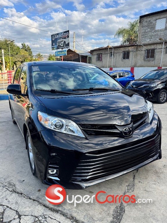 2020 Toyota Sienna LE — foto 4 / 11