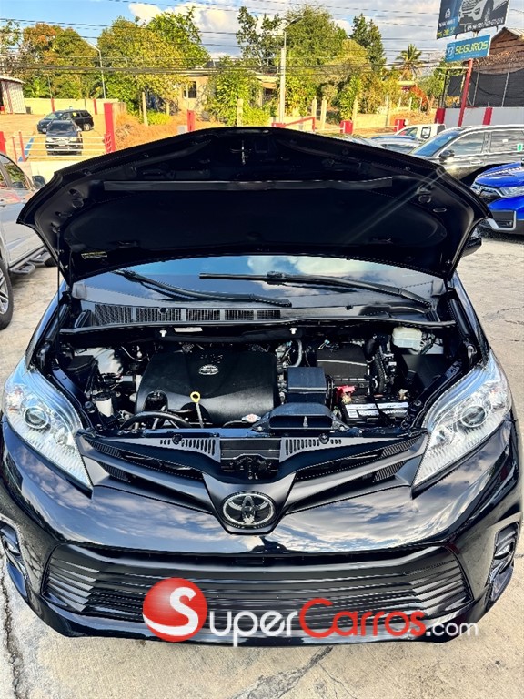 2020 Toyota Sienna LE — foto 9 / 11