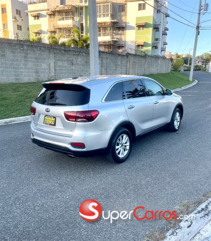 2020 Kia Sorento LX — foto 3 / 12