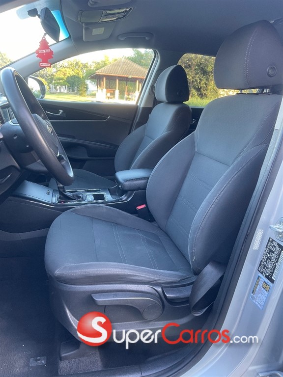 2020 Kia Sorento LX — foto 6 / 12