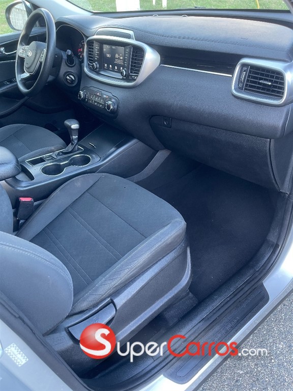 2020 Kia Sorento LX — foto 11 / 12