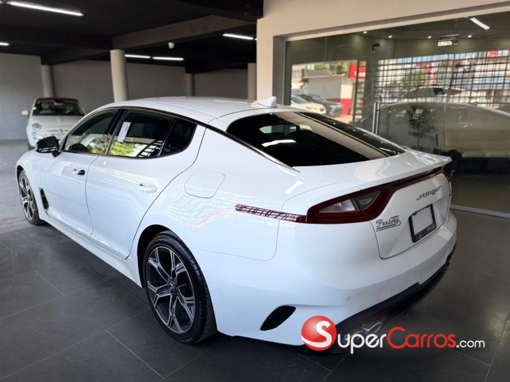 2020 Kia Stinger GT — foto 6 / 11