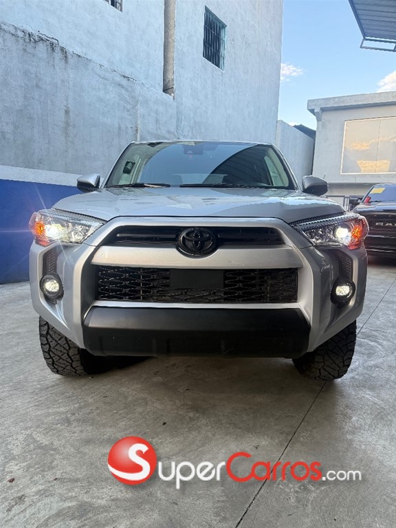 2021 Toyota 4 Runner — foto 3 / 12