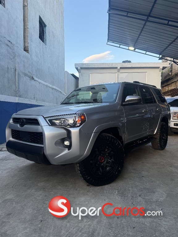 2021 Toyota 4 Runner — foto 4 / 12