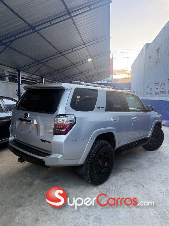 2021 Toyota 4 Runner — foto 6 / 12
