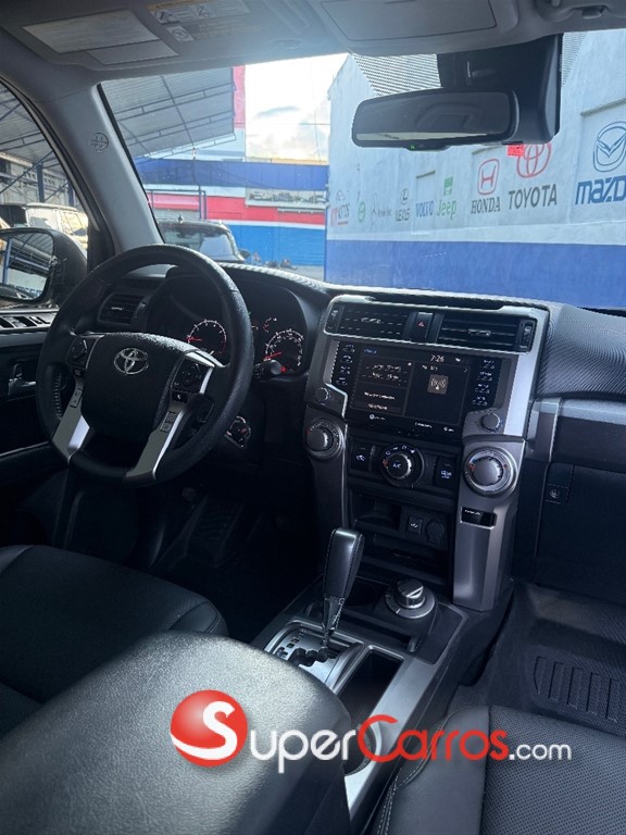 2021 Toyota 4 Runner — foto 9 / 12
