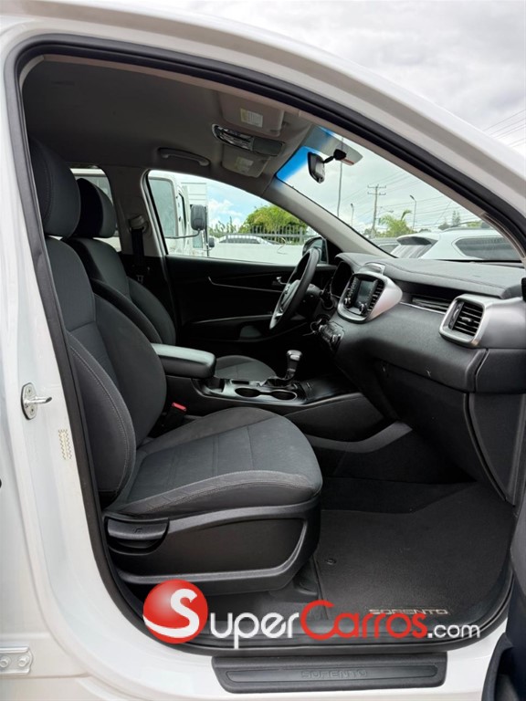 2020 Kia Sorento LX — foto 8 / 12
