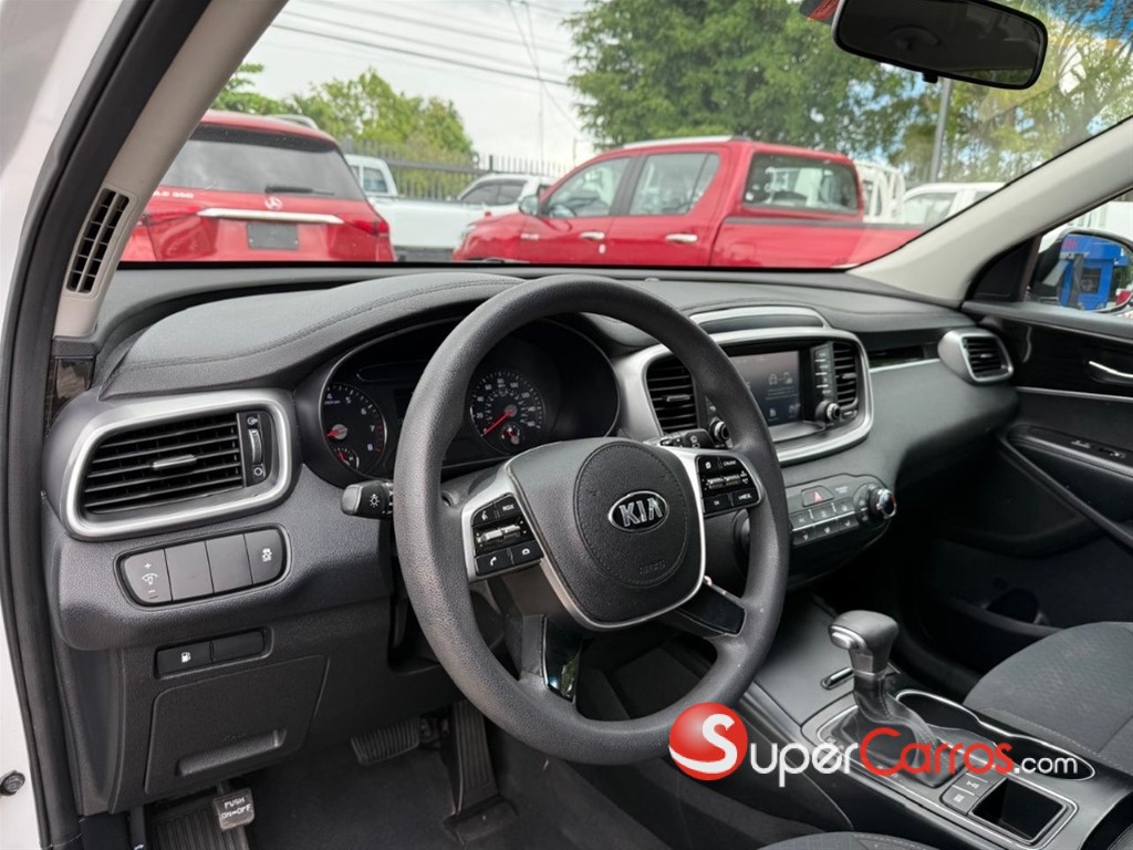 2020 Kia Sorento LX — foto 9 / 12