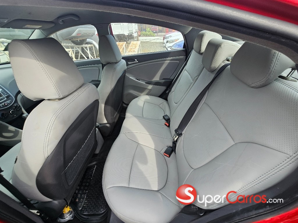 2017 Hyundai Accent SE — foto 8 / 11