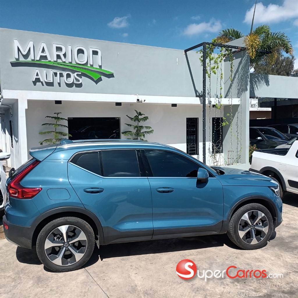 2024 Volvo XC40 Ultimate B4