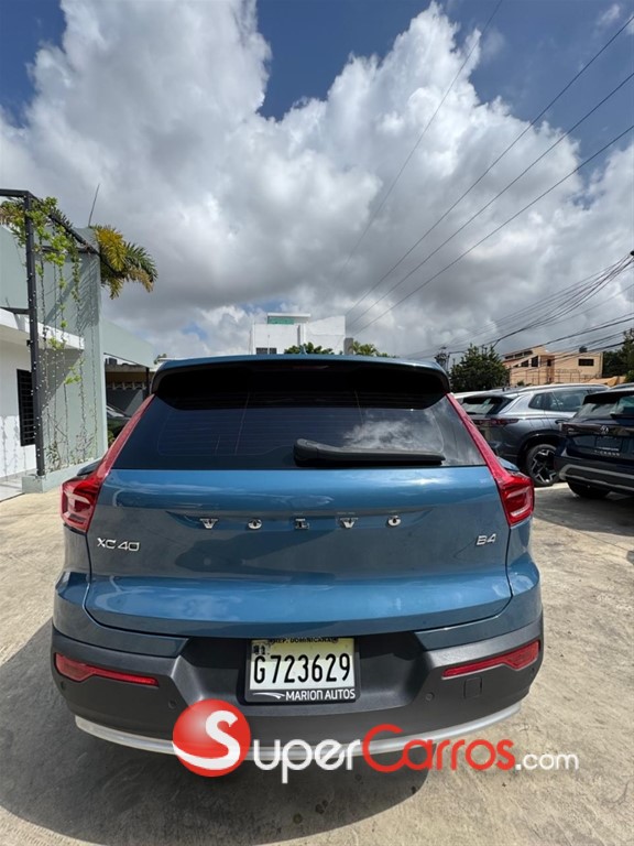 2024 Volvo XC40 Ultimate B4 — foto 2 / 9