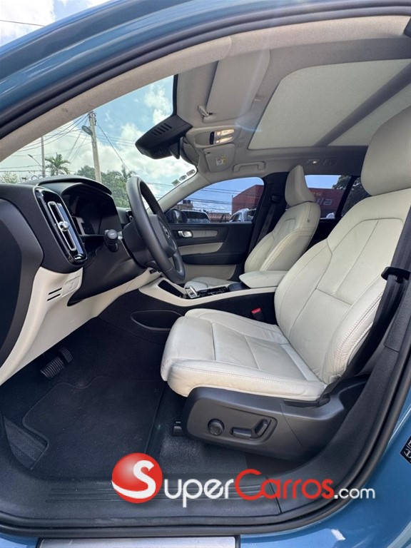 2024 Volvo XC40 Ultimate B4 — foto 4 / 9