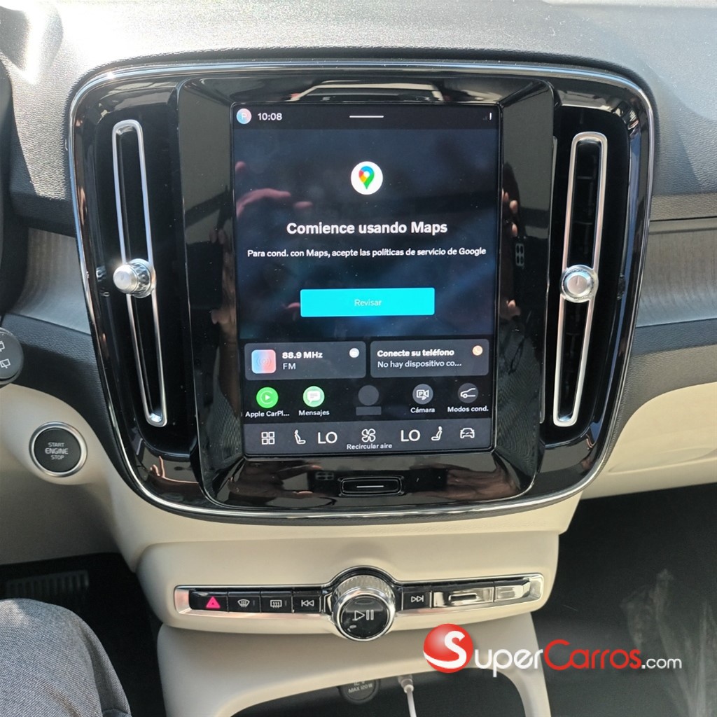 2024 Volvo XC40 Ultimate B4 — foto 8 / 9