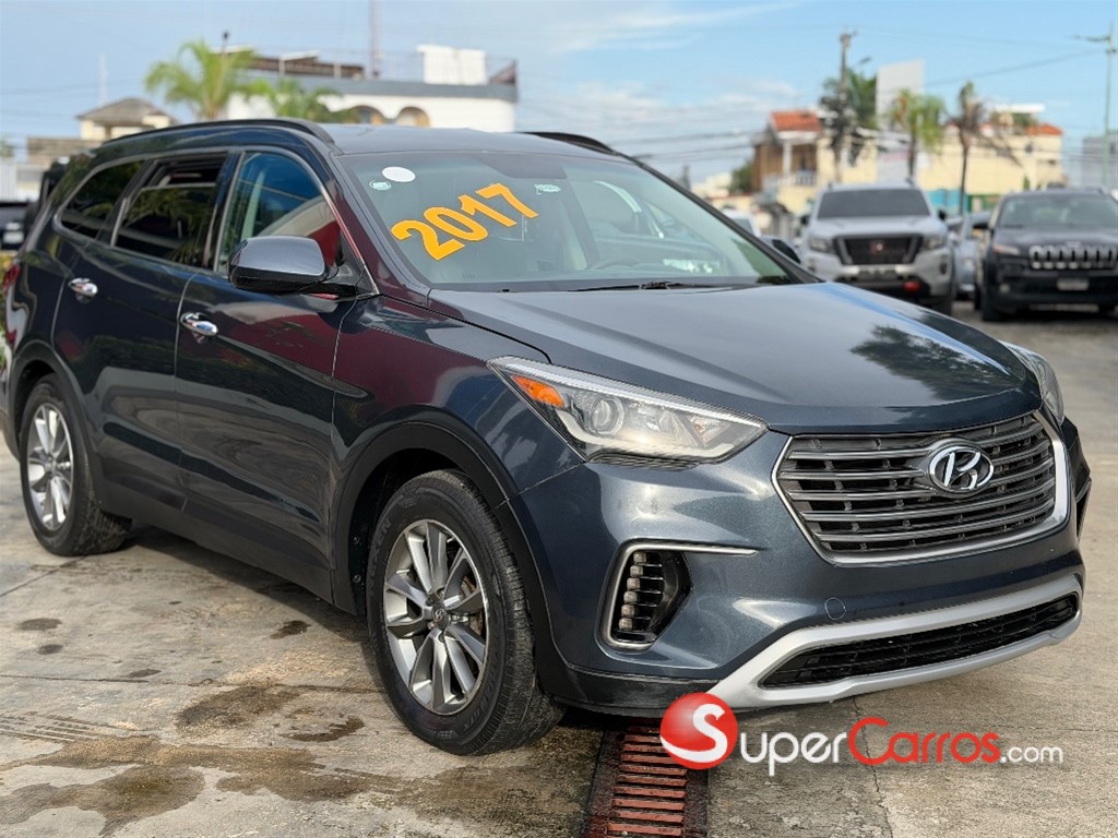 2017 Hyundai Grand Santa Fe — foto 4 / 11