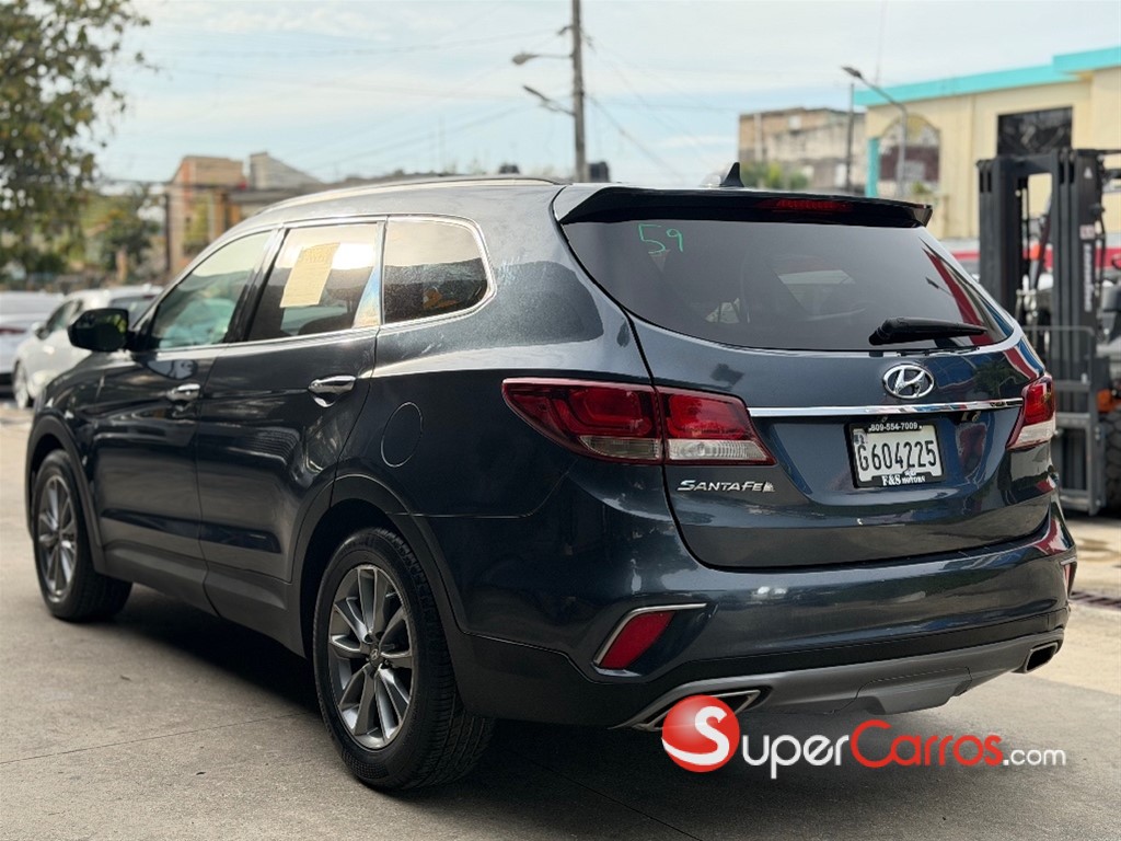 2017 Hyundai Grand Santa Fe — foto 5 / 11