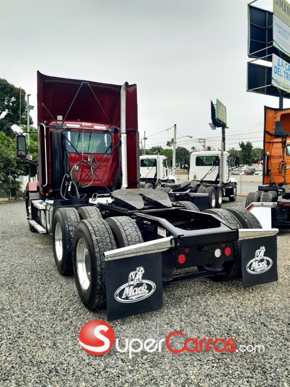 2019 Mack Anthem — foto 11 / 12