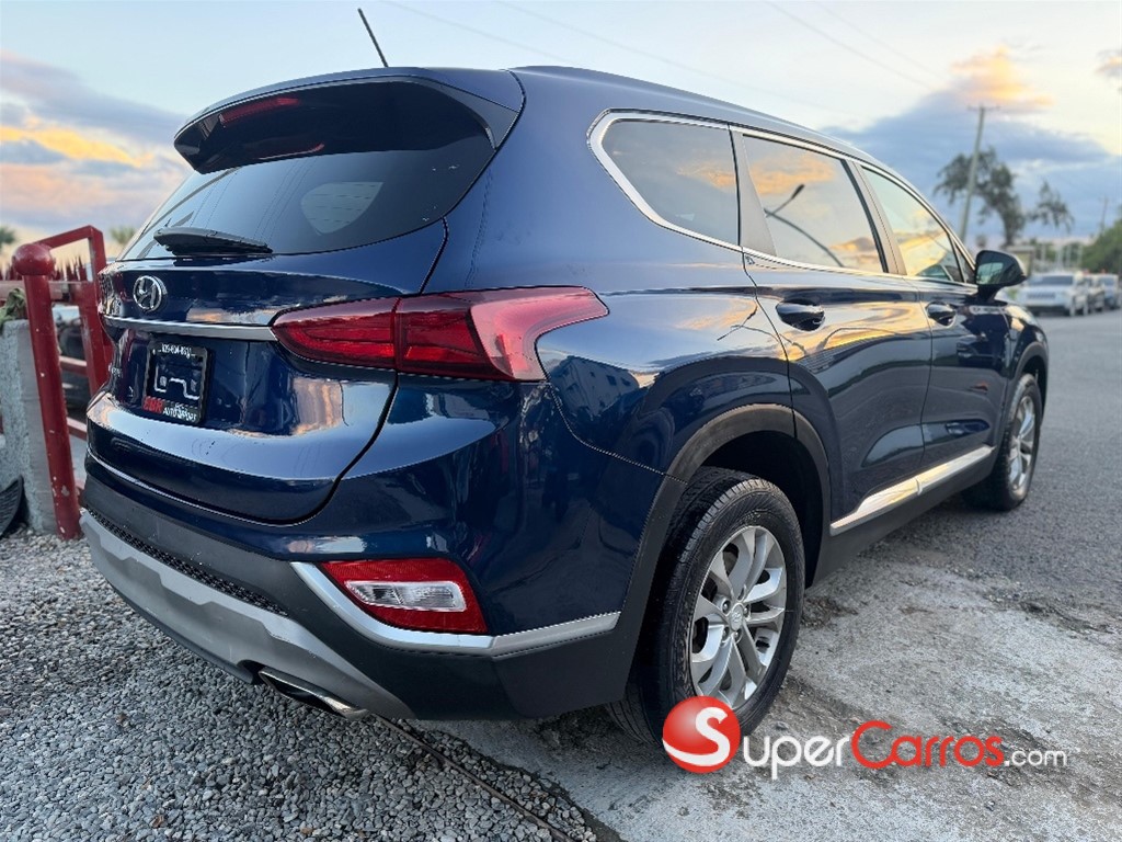 2020 Hyundai Santa Fe SE — foto 3 / 9
