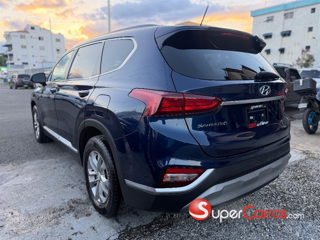 2020 Hyundai Santa Fe SE — foto 4 / 9