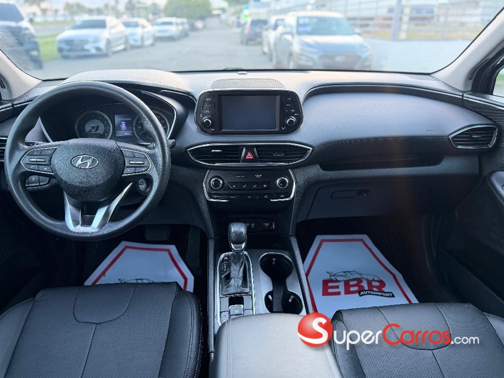 2020 Hyundai Santa Fe SE — foto 5 / 9