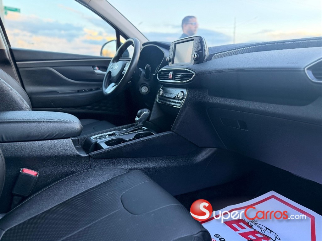 2020 Hyundai Santa Fe SE — foto 6 / 9