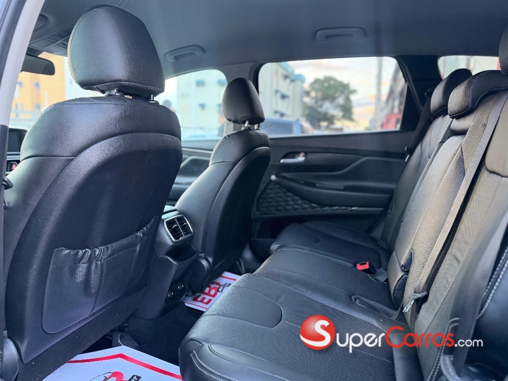 2020 Hyundai Santa Fe SE — foto 7 / 9